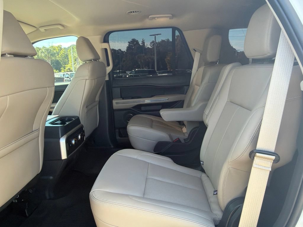 Certified 2024 Ford Expedition XLT RWD image 20