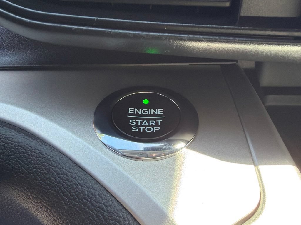 Certified 2021 Ford Explorer XLT RWD image 32
