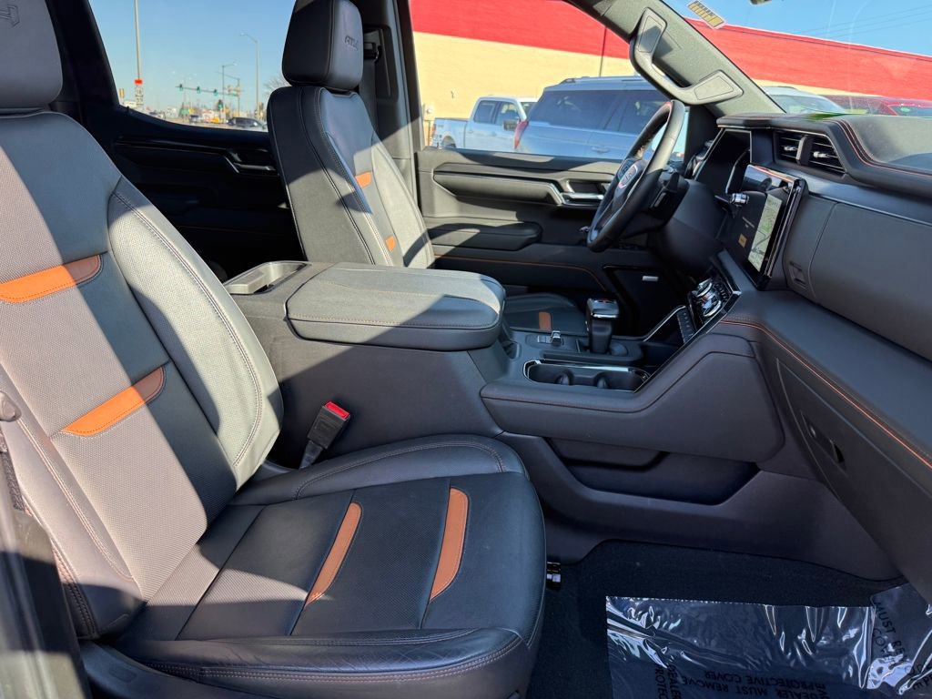 Used 2024 GMC Sierra 1500 AT4 w/ Technology Package image 8