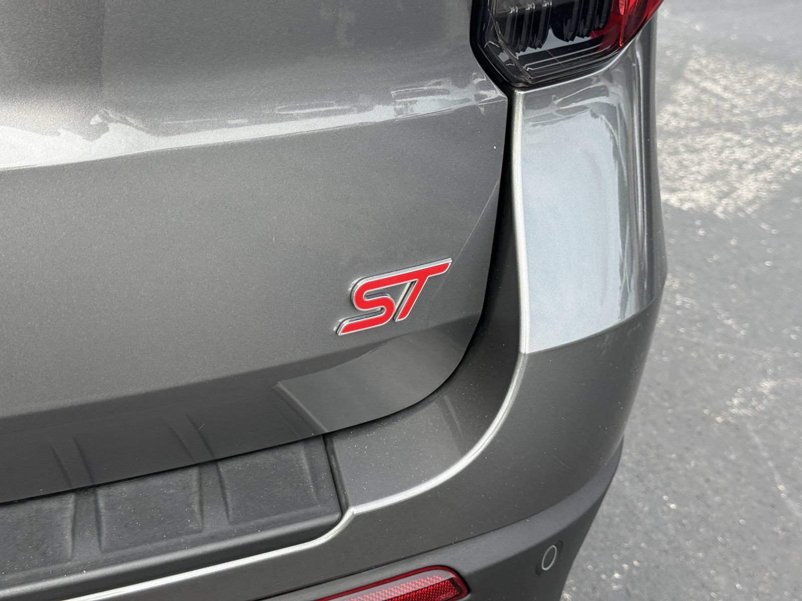 Certified 2025 Ford Explorer ST AWD/4WD image 13