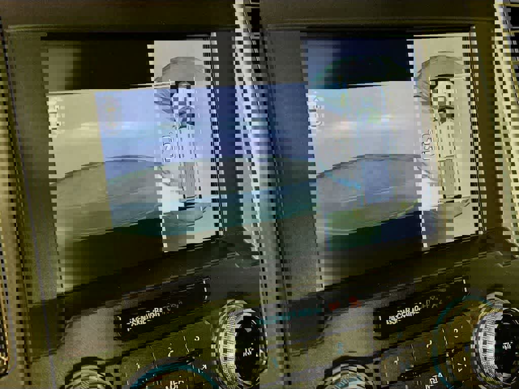 Certified 2019 Ford F150 Raptor w/ Equipment Group 802A Luxury image 28