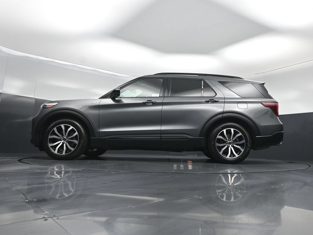 Certified 2023 Ford Explorer ST-Line w/ Class IV Trailer Tow Package RWD image 47