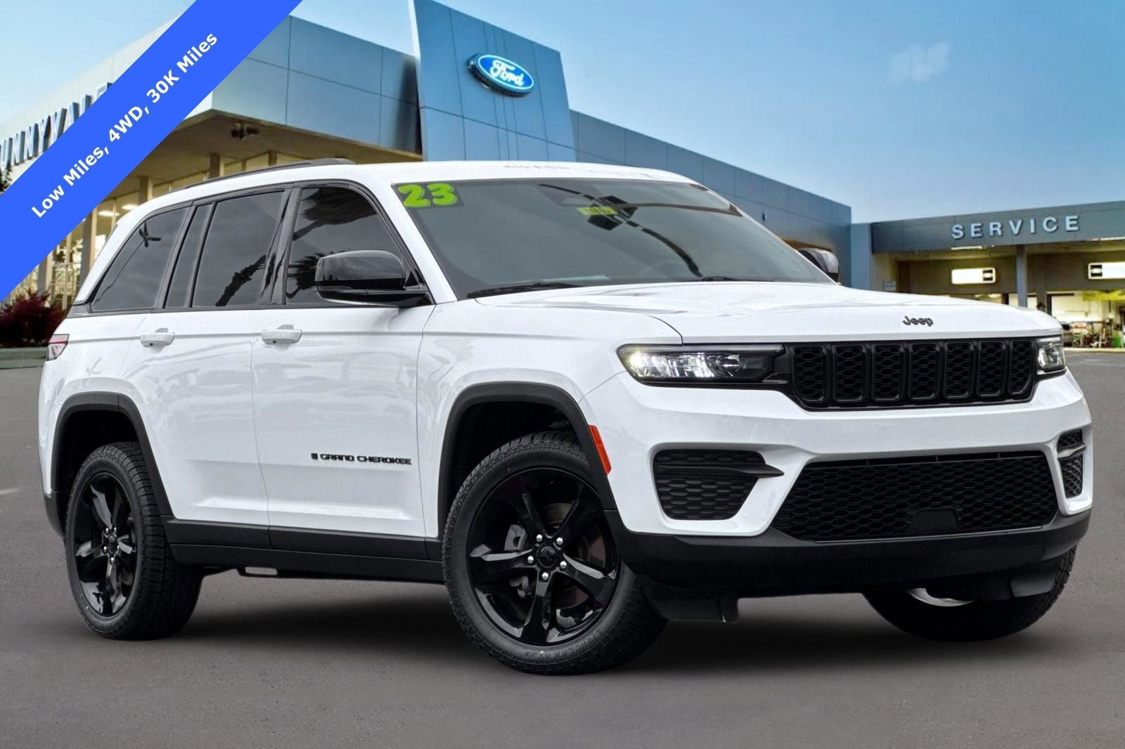 Used 2023 Jeep Grand Cherokee Altitude image 8