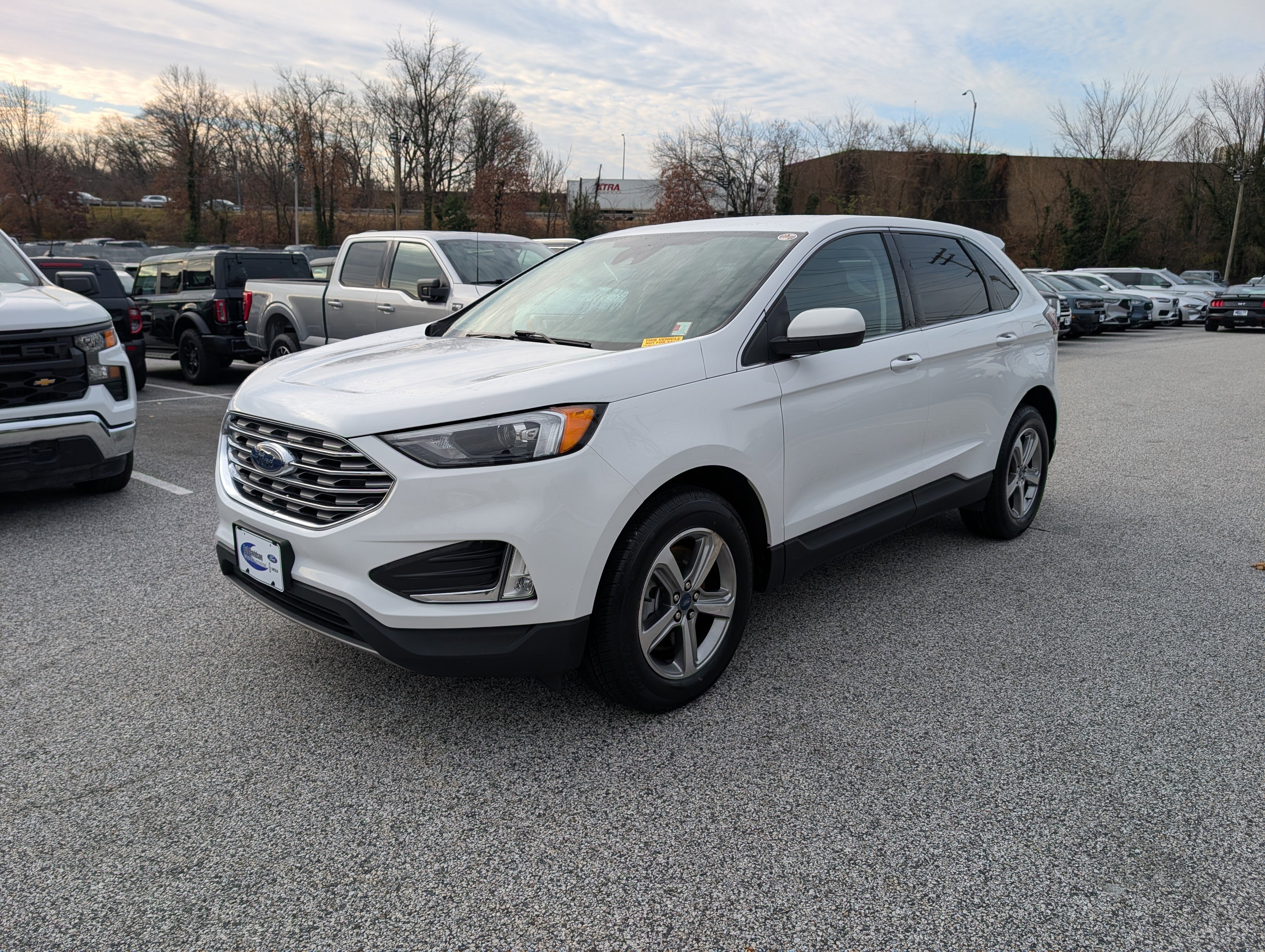 Certified 2022 Ford Edge SEL w/ Convenience Package image 2