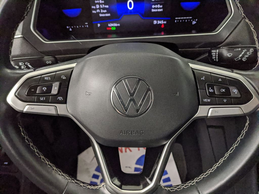 Used 2022 Volkswagen Tiguan SE image 11