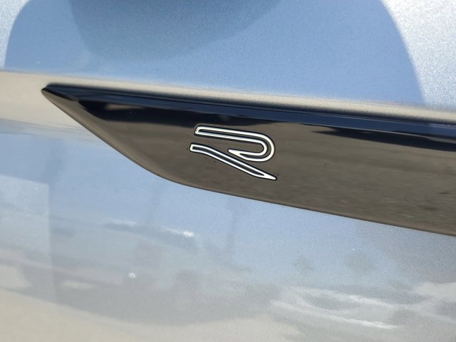 Used 2022 Volkswagen Tiguan SE R-Line image 9