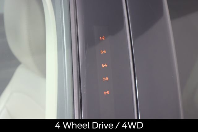 Certified 2022 Ford Explorer Limited AWD/4WD image 6