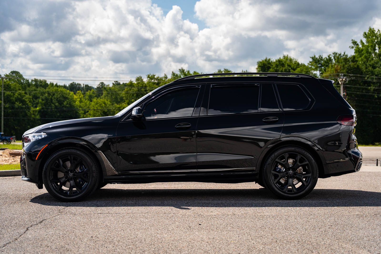 Used 2021 BMW X7 xDrive40i w/ M Sport Package AWD/4WD image 4