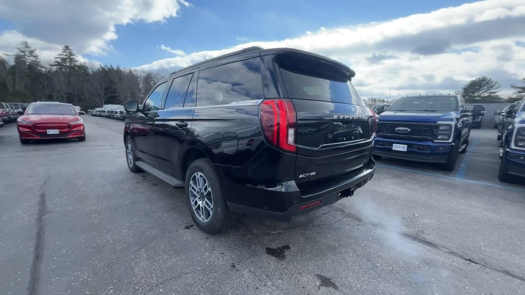 Certified 2025 Ford Expedition Active AWD/4WD image 18