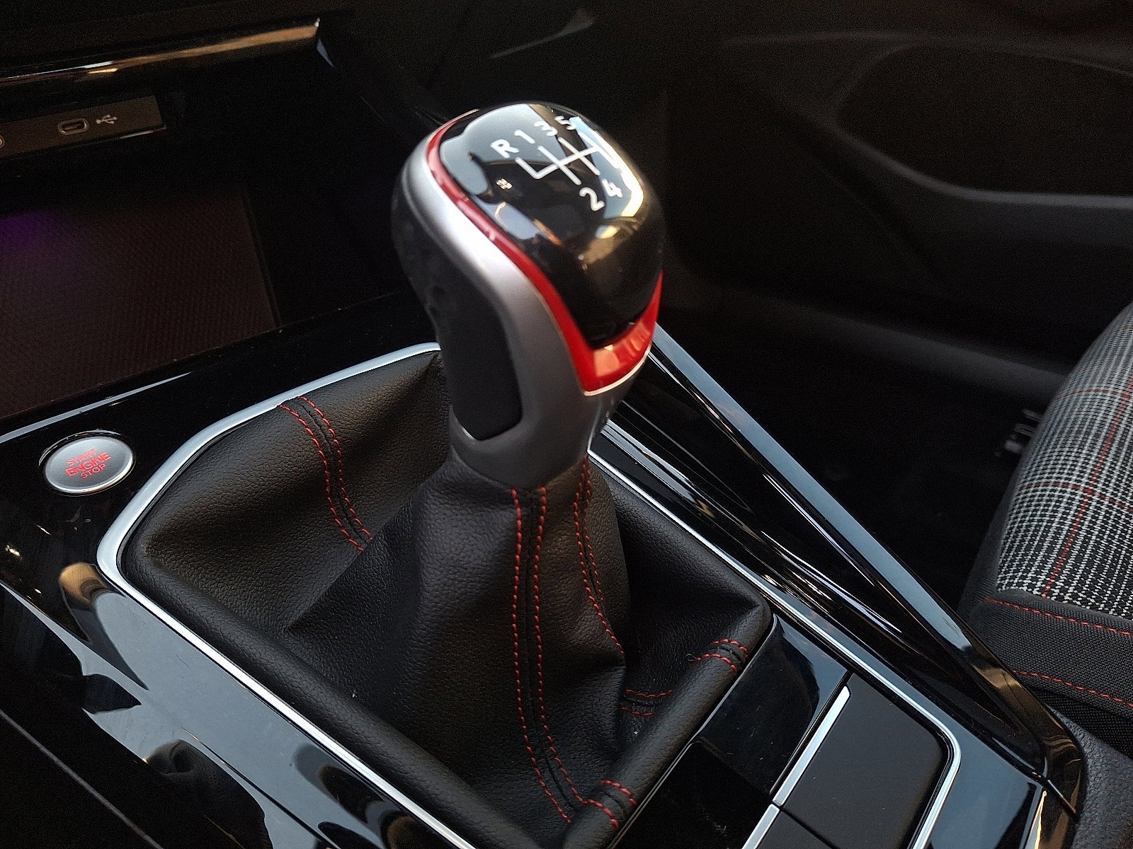 Used 2024 Volkswagen GTI SE image 14