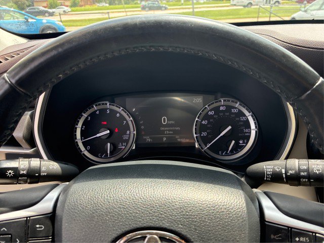 Used 2022 Toyota Highlander XLE AWD/4WD image 15