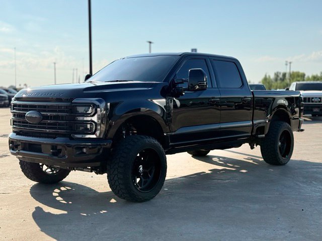 Certified 2025 Ford F250 Platinum w/ FX4 Off-Road Package AWD/4WD image 3