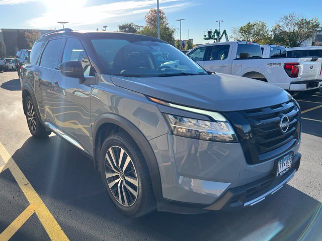 Used 2023 Nissan Pathfinder Platinum AWD/4WD image 1