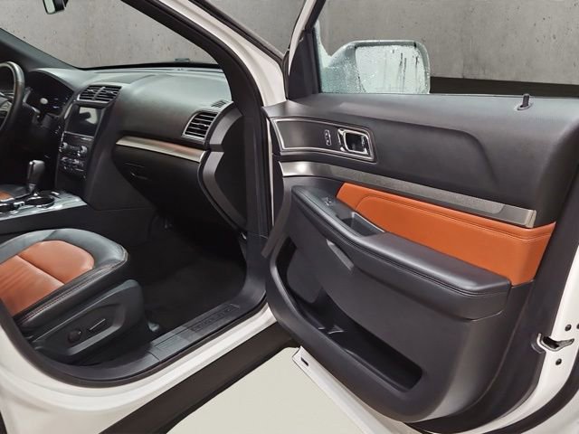Certified 2019 Ford Explorer XLT w/ Equipment Group 202A AWD/4WD image 19