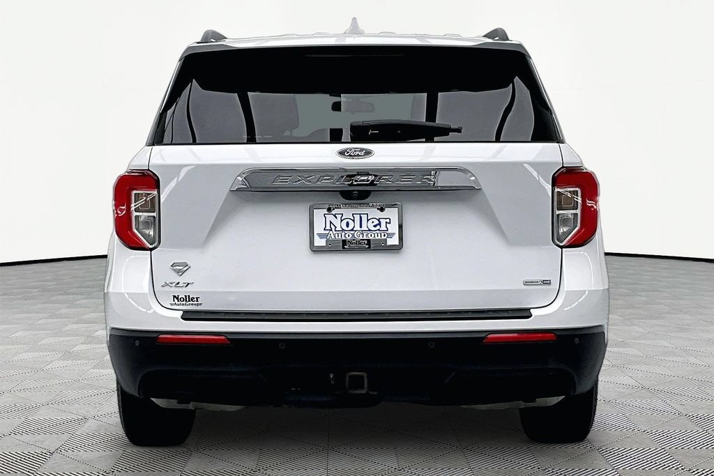 Certified 2020 Ford Explorer XLT w/ Comfort Package AWD/4WD image 4