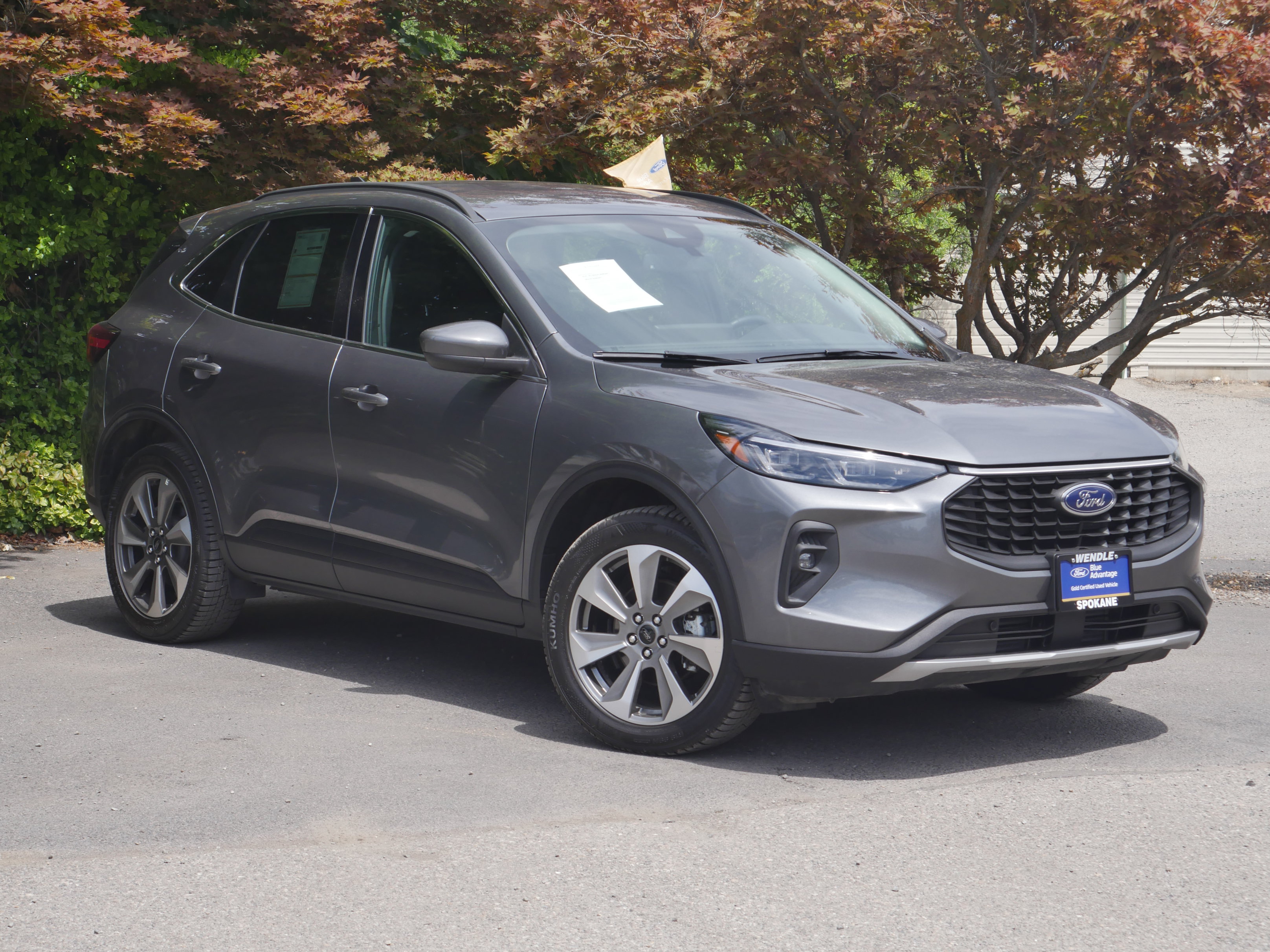 Certified 2025 Ford Escape Platinum AWD/4WD image 27