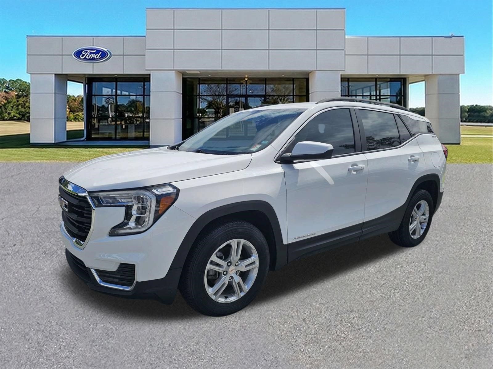 Used 2024 GMC Terrain SLE w/ Driver Convenience Package AWD/4WD image 8