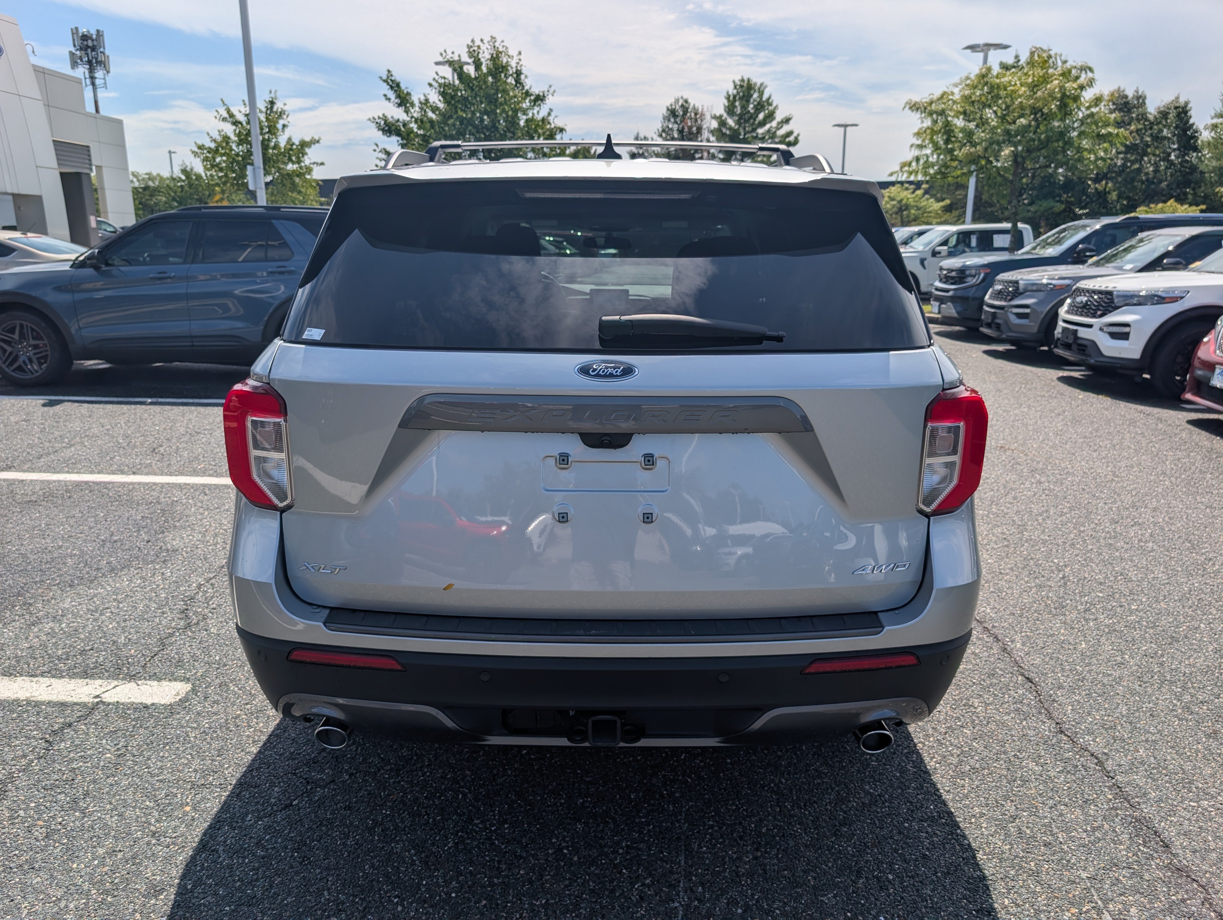 Certified 2024 Ford Explorer XLT w/ Equipment Group 202A AWD/4WD image 4