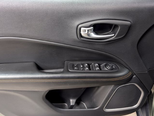 Used 2021 Jeep Compass Limited AWD/4WD image 12