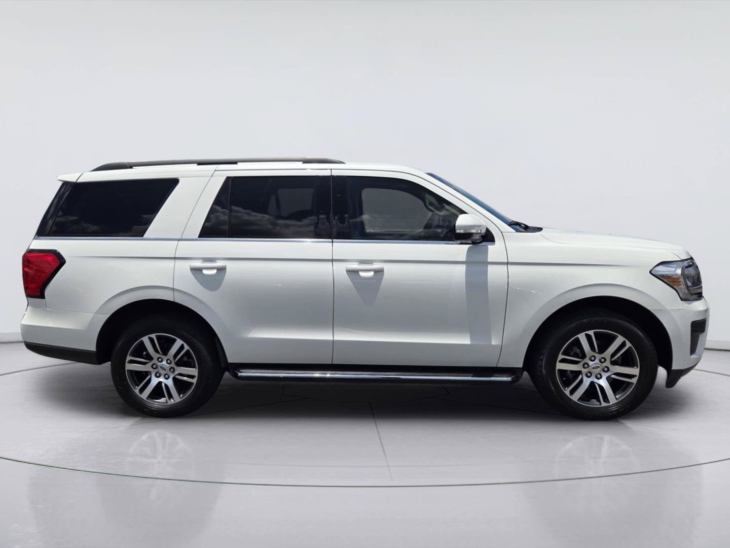 Certified 2023 Ford Expedition XLT RWD image 4