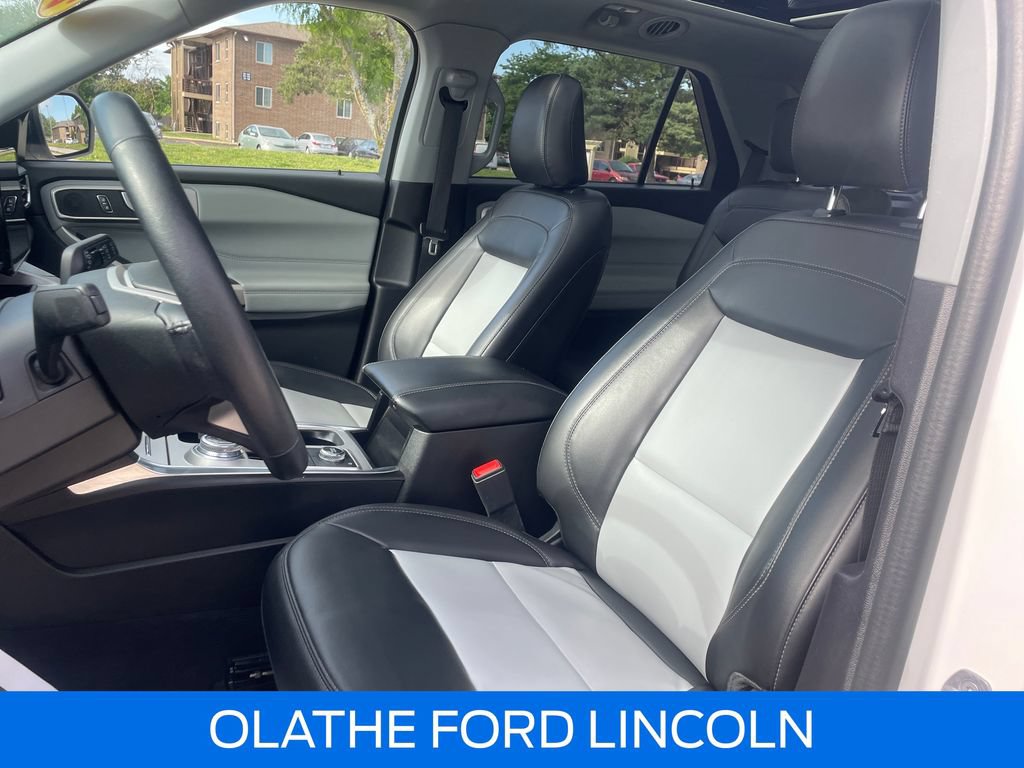 Certified 2022 Ford Explorer XLT w/ Equipment Group 202A AWD/4WD image 13