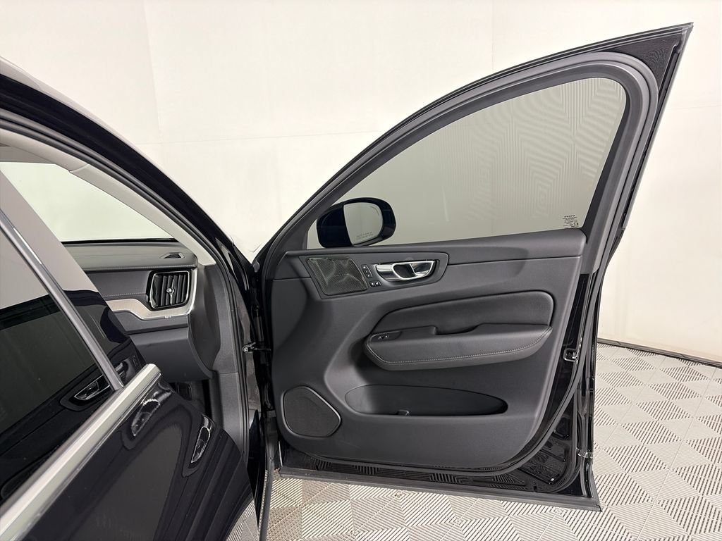 Used 2020 Volvo XC60 T6 Inscription AWD/4WD image 28