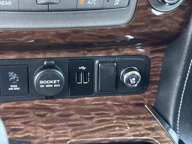 Used 2020 Nissan Armada Platinum w/ Captain's Chairs Package RWD image 32