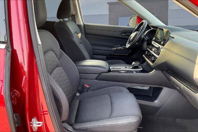 Used 2025 Nissan Pathfinder SV FWD image 29