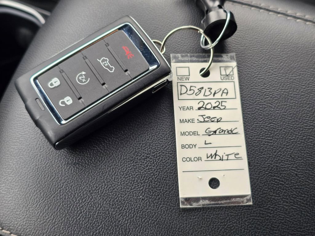 Used 2025 Jeep Grand Cherokee L Limited w/ Trailer Tow Package image 31