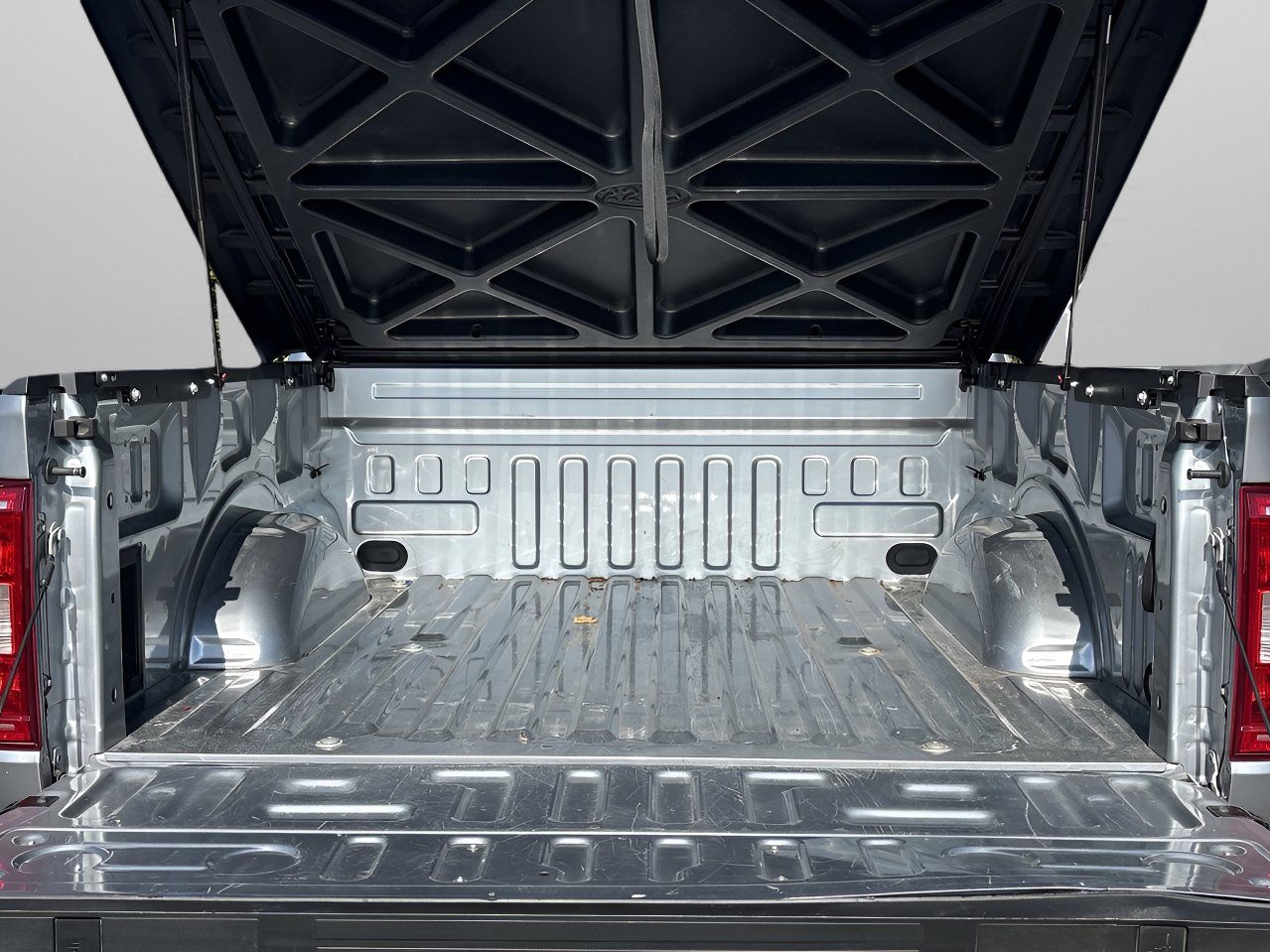 Certified 2022 Ford F150 XLT w/ Equipment Group 302A High image 8