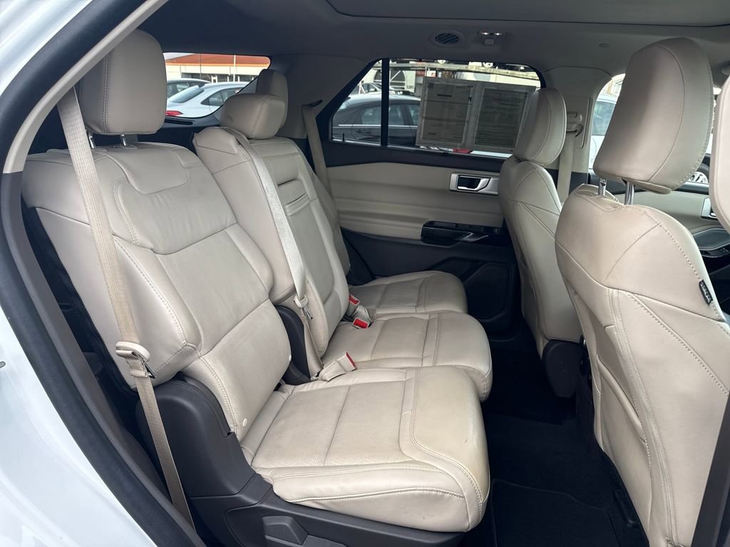 Certified 2023 Ford Explorer Platinum w/ Technology Package image 28