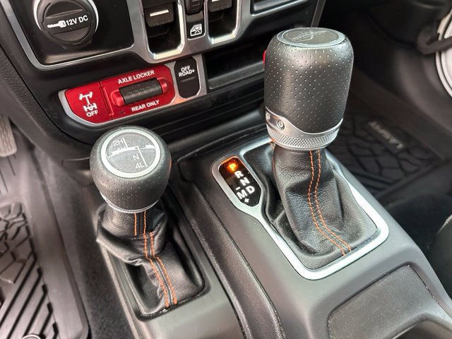 Used 2023 Jeep Gladiator Mojave AWD/4WD image 21