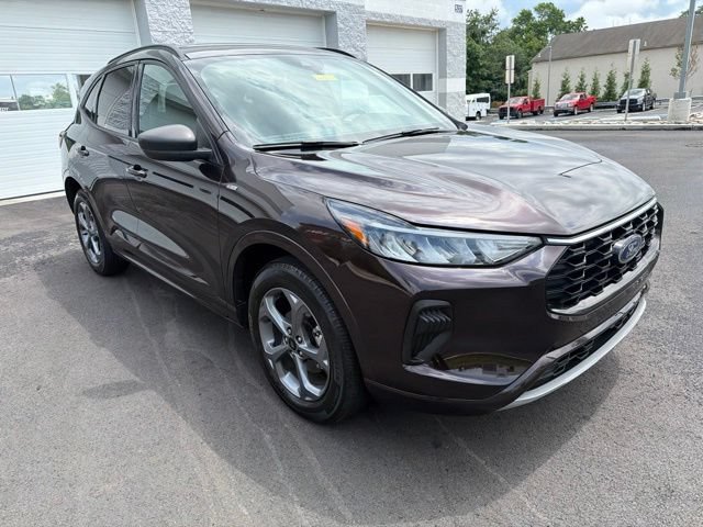 Certified 2023 Ford Escape ST-Line w/ Tech Pack #1 AWD/4WD image 8
