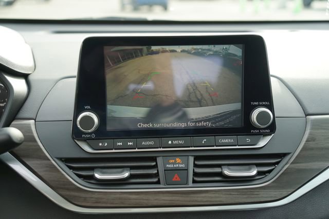 Used 2025 Nissan Altima 2.5 SV FWD image 14