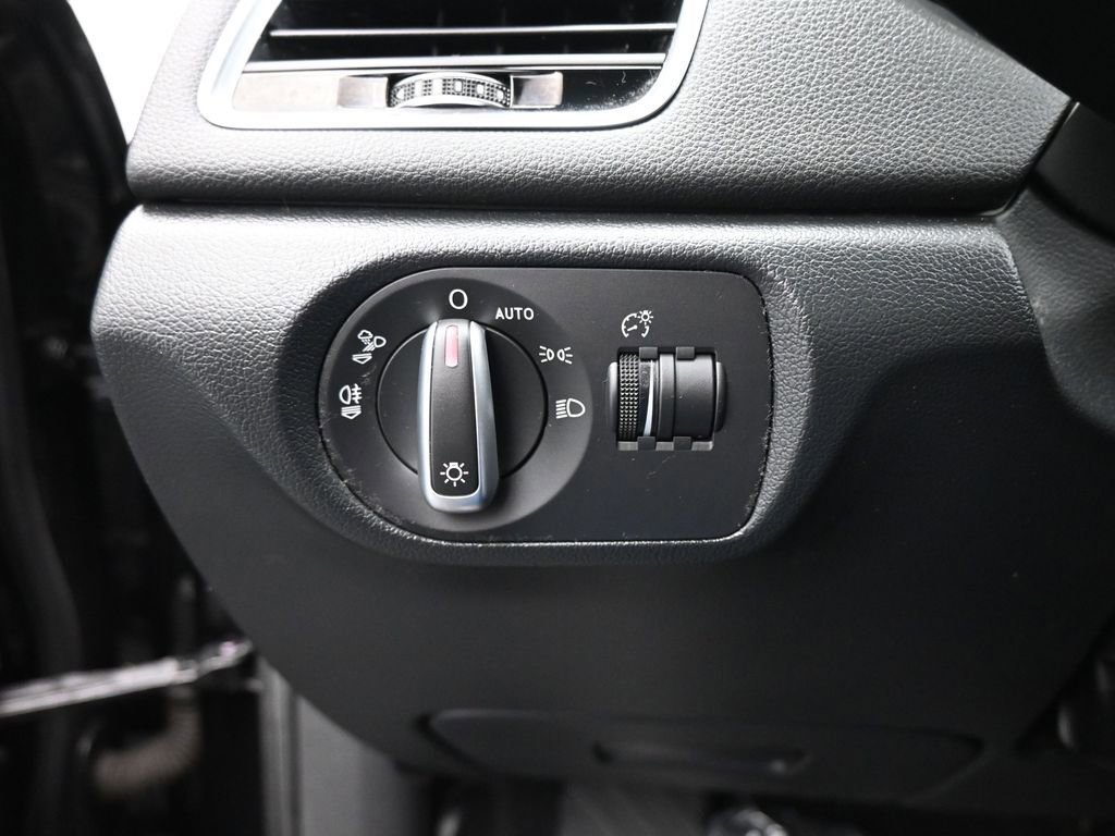 Used 2017 Audi Q3 2.0T Premium w/ Convenience Package image 40