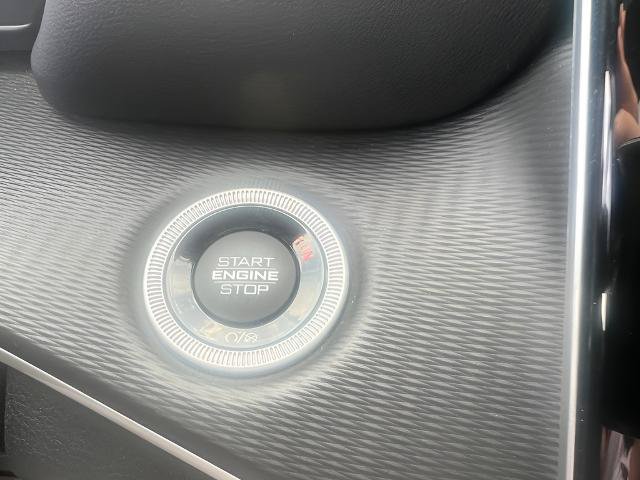 Used 2023 Jeep Grand Cherokee Altitude AWD/4WD image 16