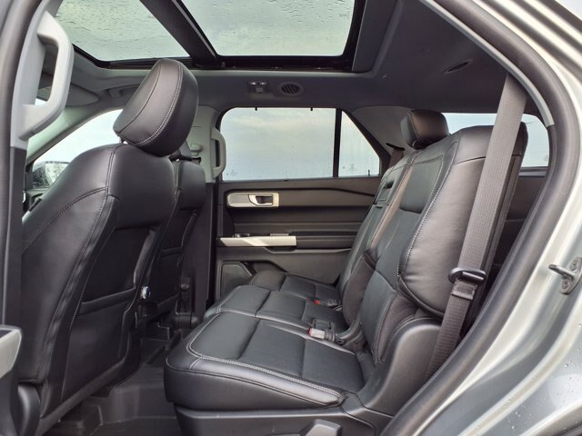 Certified 2022 Ford Explorer Limited w/ Hybrid Equipment Group 310A AWD/4WD image 22