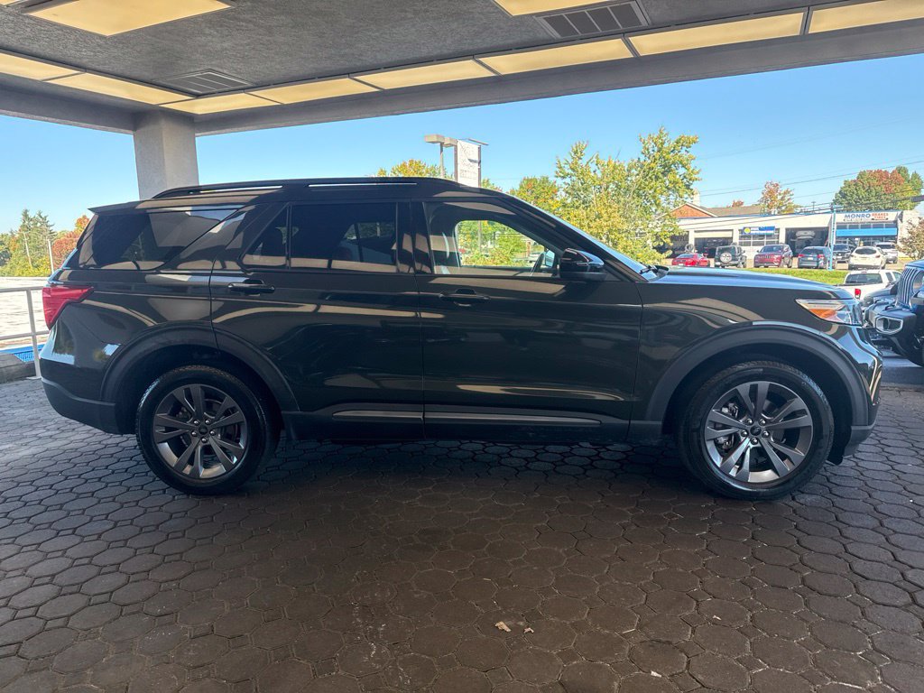 Certified 2023 Ford Explorer XLT w/ Equipment Group 202A AWD/4WD image 5