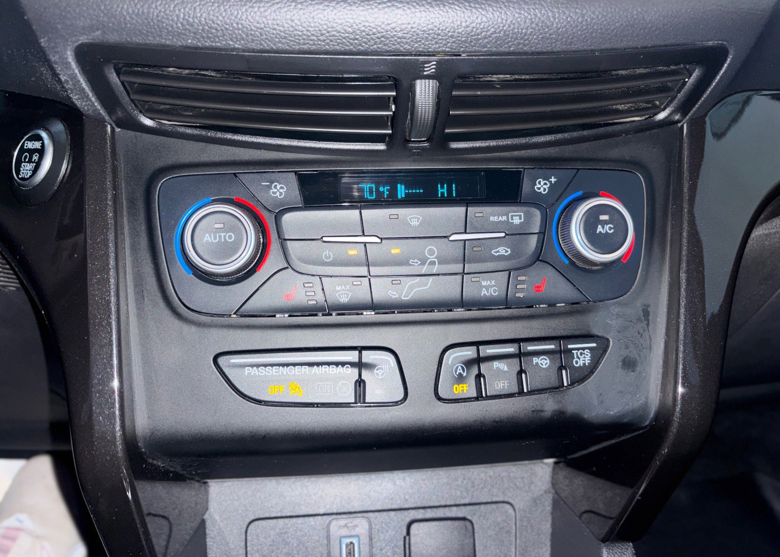 Certified 2019 Ford Escape Titanium image 41