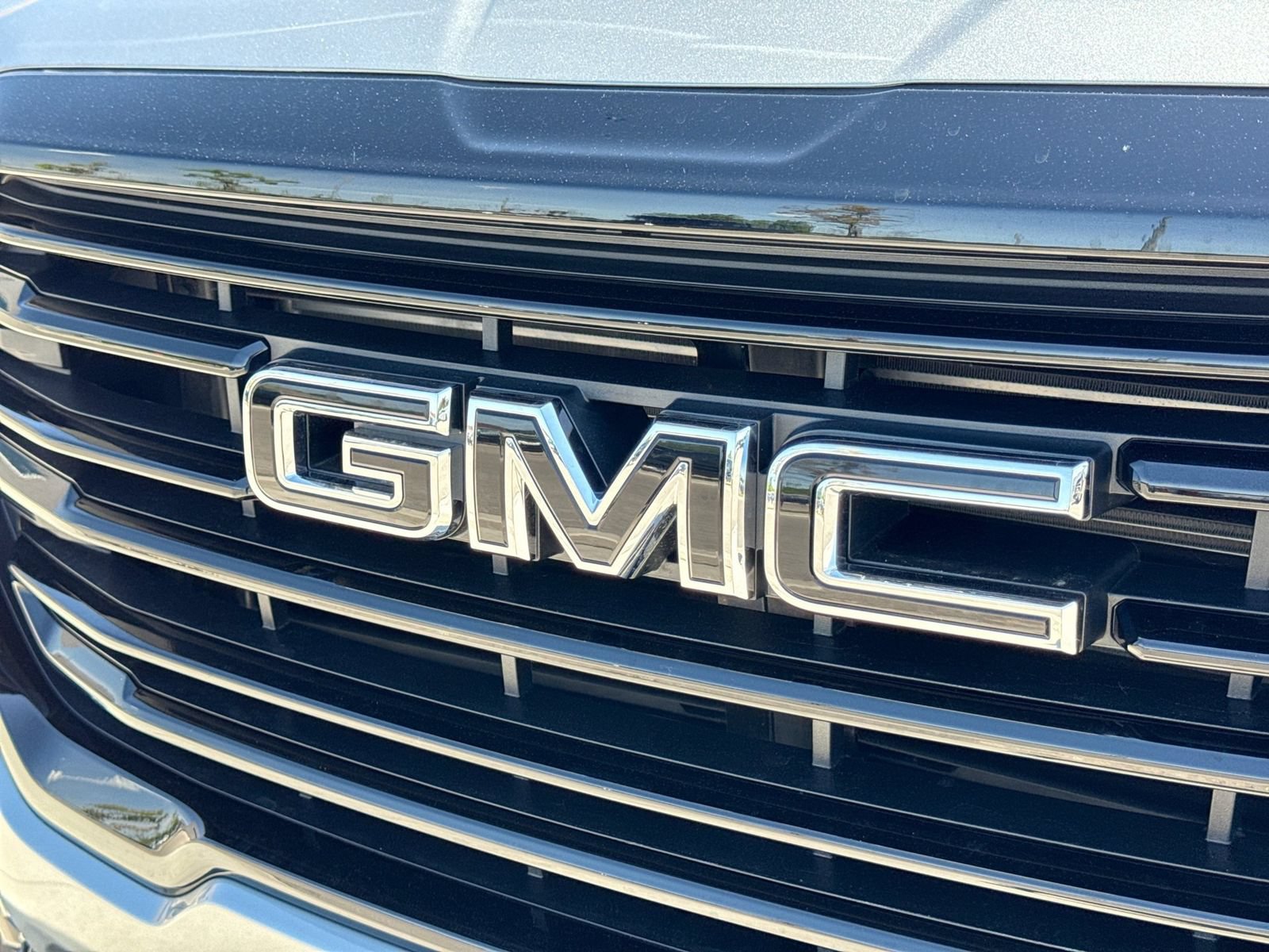 Used 2024 GMC Terrain SLT w/ Elevation Edition AWD/4WD image 15