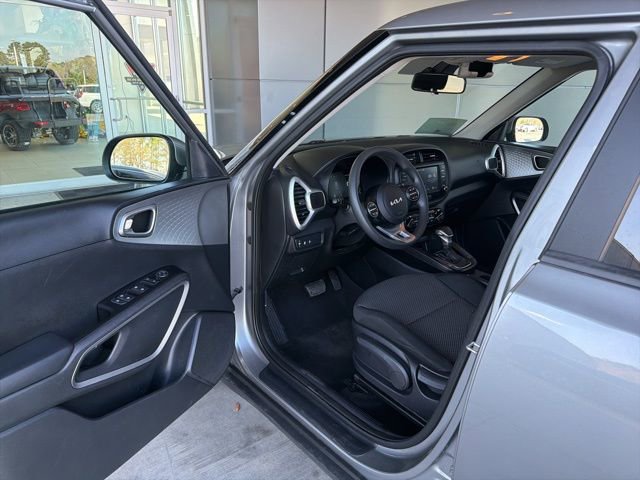 Used 2023 Kia Soul LX FWD image 10