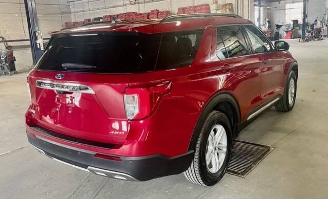 Certified 2024 Ford Explorer XLT w/ Equipment Group 202A AWD/4WD image 6