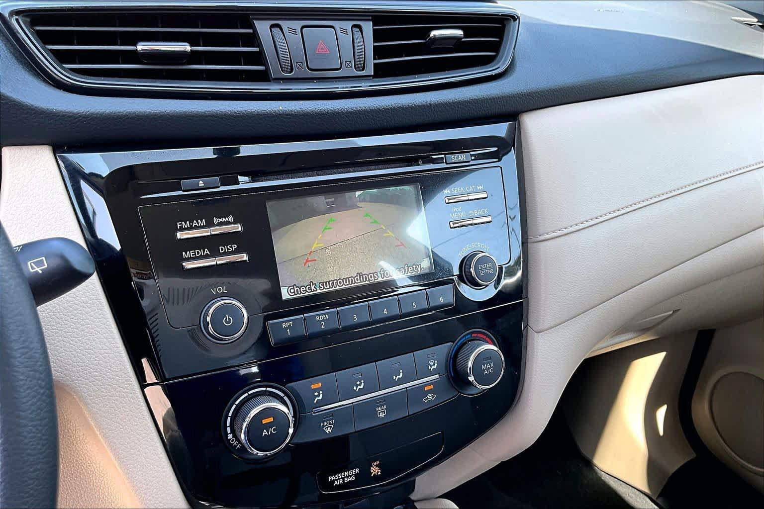 Used 2017 Nissan Rogue S FWD image 29