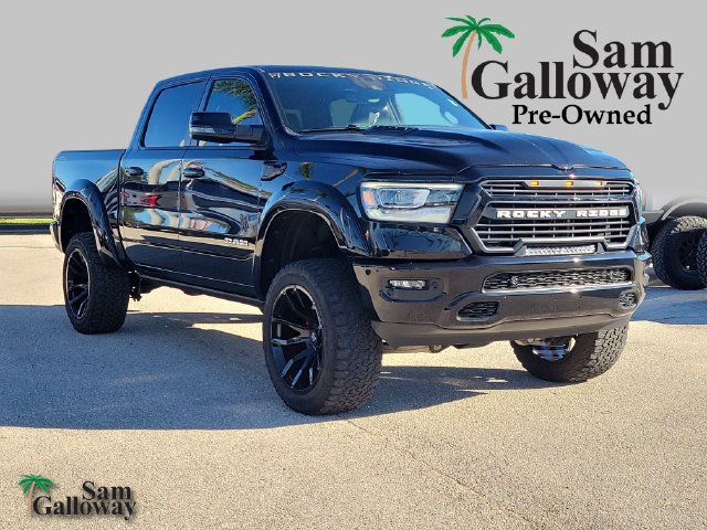 Used 2024 RAM 1500 Laramie AWD/4WD image 1