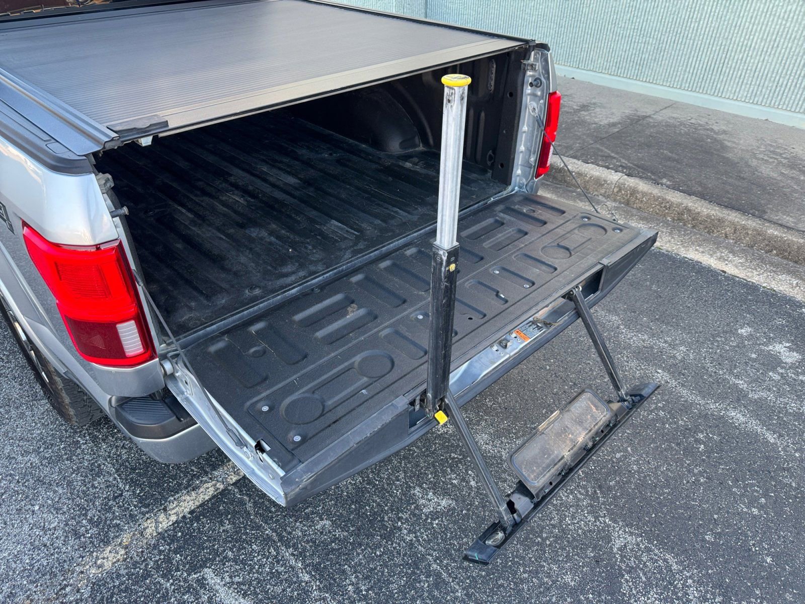 Certified 2020 Ford F150 Platinum w/ Equipment Group 701A Luxury image 17