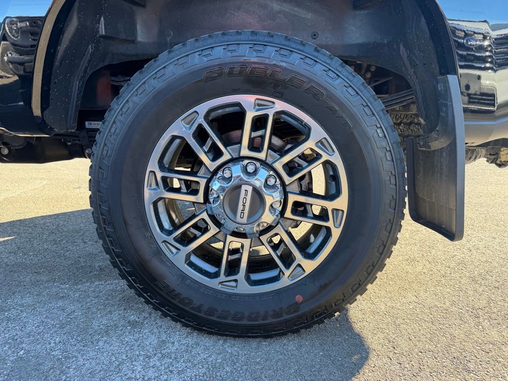 Certified 2025 Ford F350 Platinum w/ Platinum Plus Package image 12