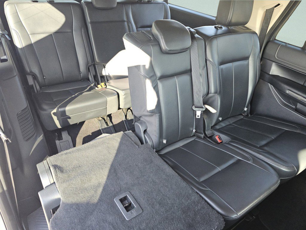 Certified 2023 Ford Expedition Max XLT image 11