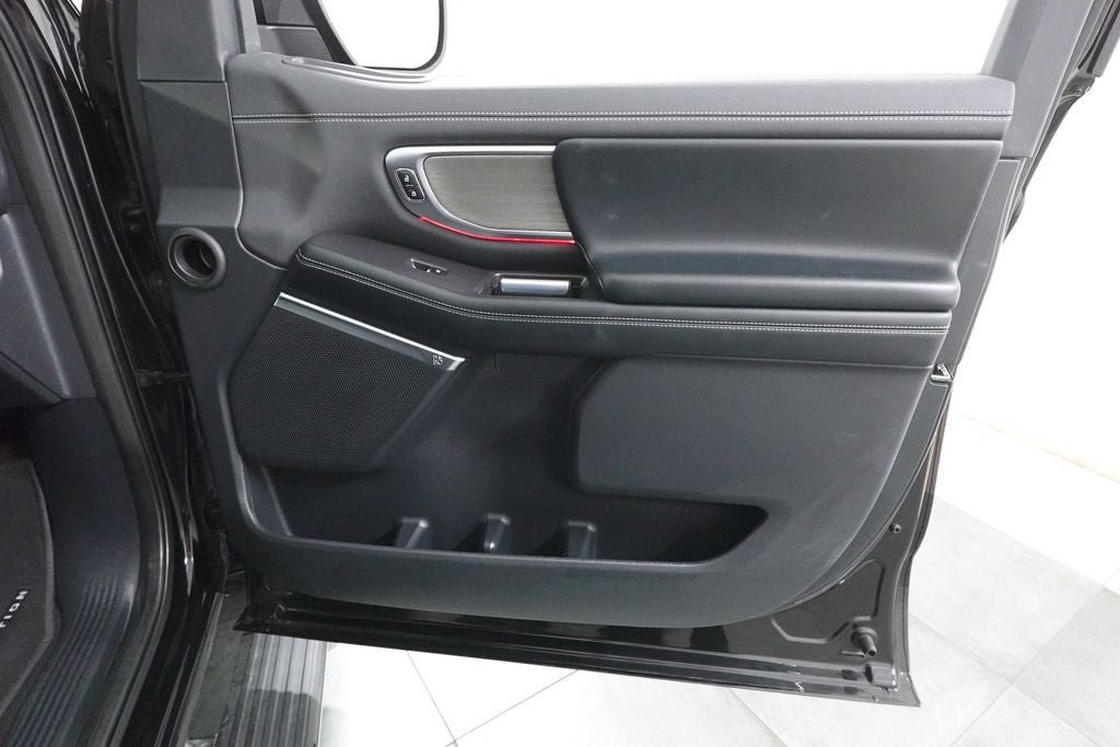 Certified 2025 Ford Expedition Platinum AWD/4WD image 34