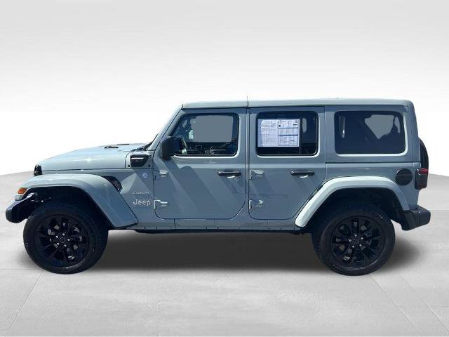 Used 2024 Jeep Wrangler Unlimited Sahara AWD/4WD image 11