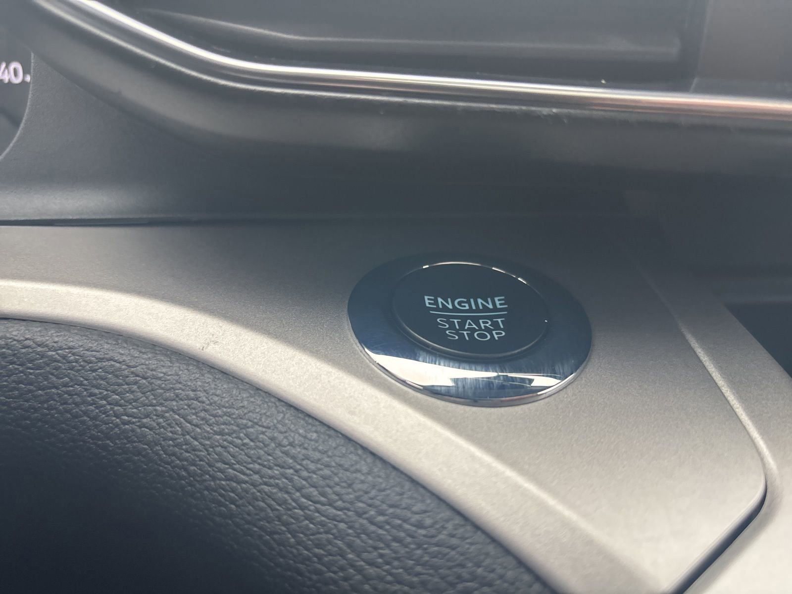 Certified 2022 Ford Explorer XLT w/ Equipment Group 202A image 16